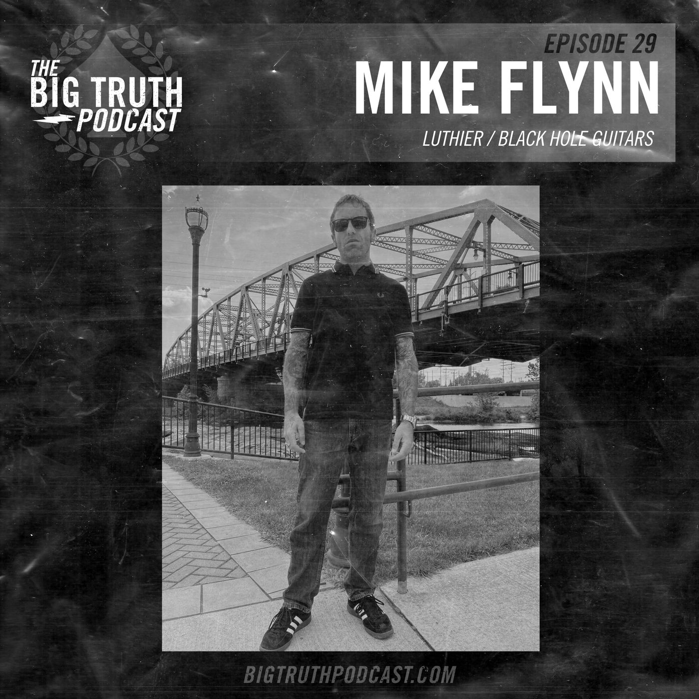 #29 - Mike Flynn : Luthier / Black Hole Guitars