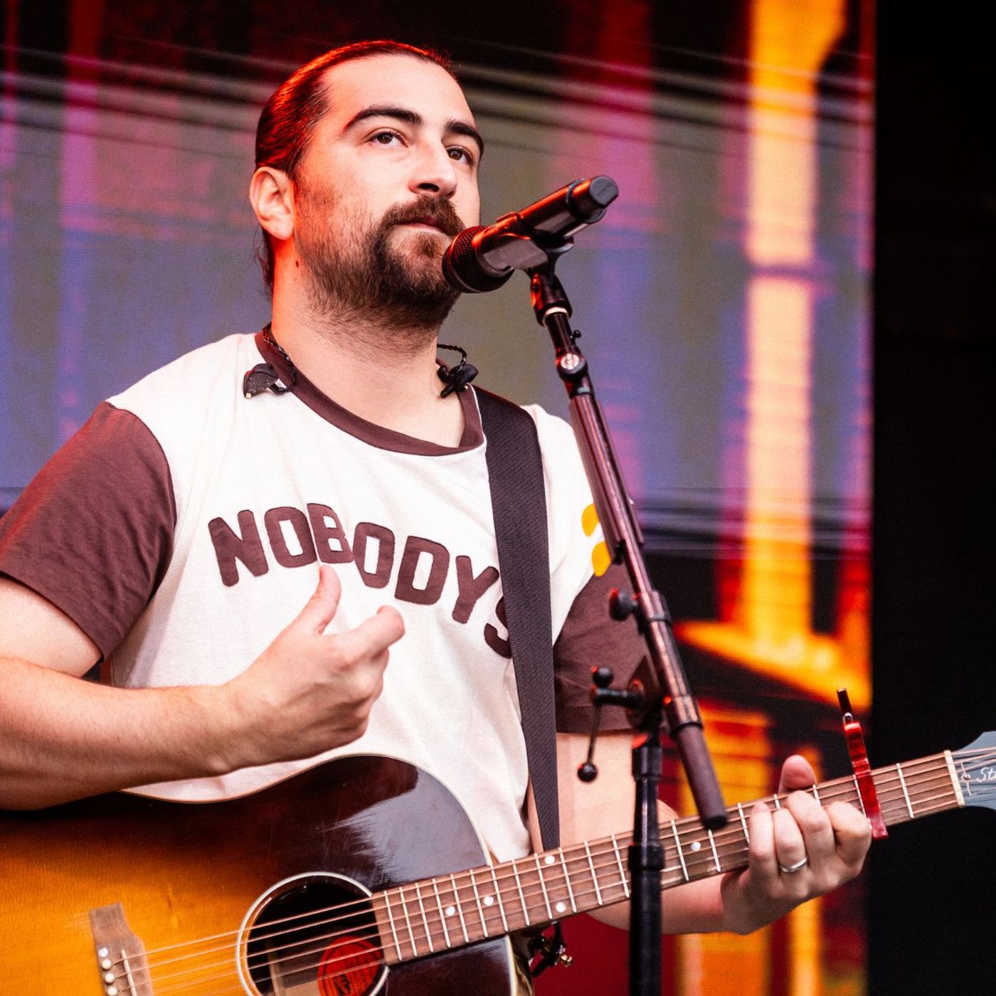 Noah Kahan calls on Congress to force his fans to wear diapers to gigs to stop them pissing and shitting everywhere episode artwork