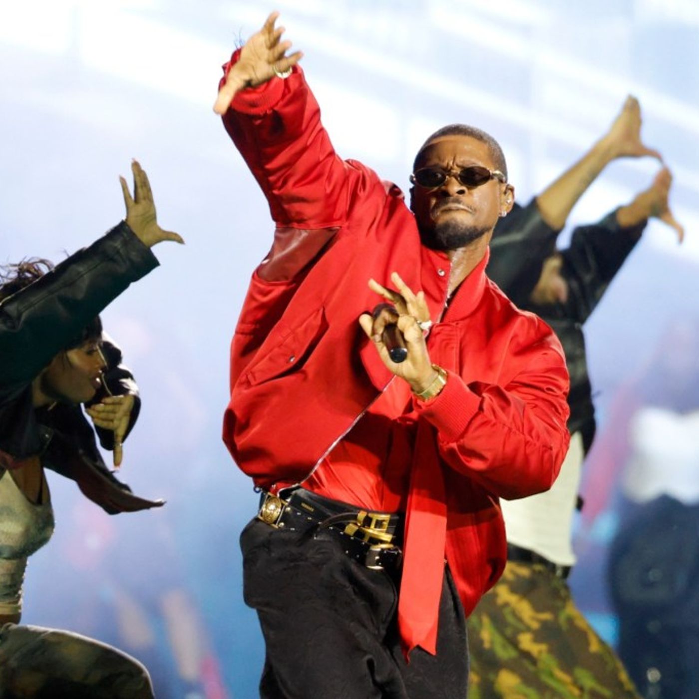 Usher Stops Steamy Onstage Encounter After Fan Appears Uncomfortable at Nashville Show