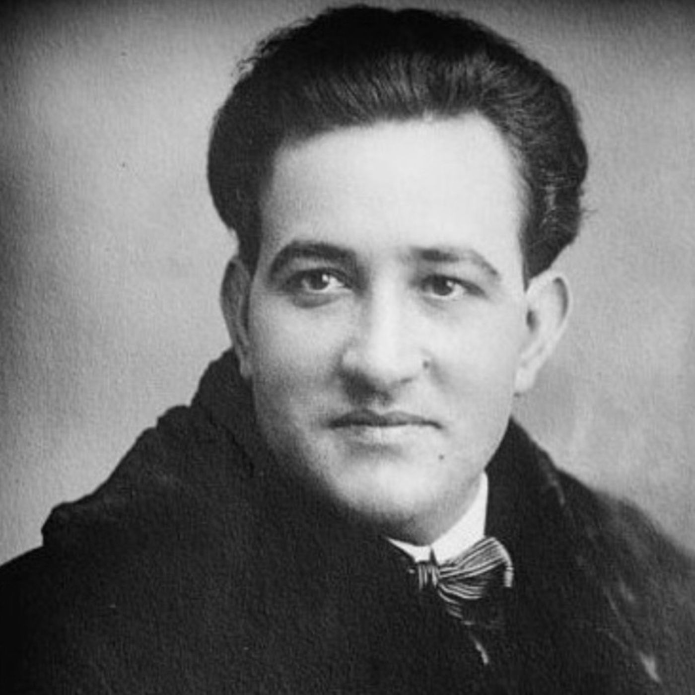 Biografías/Coral Bravo
