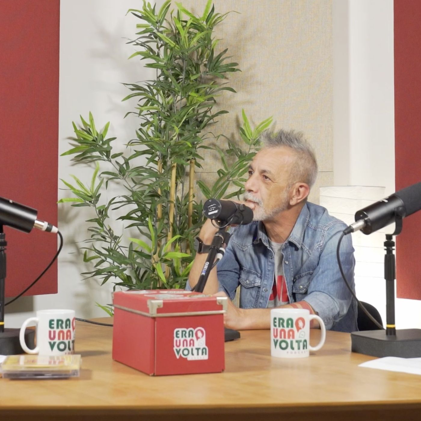 "Attento al gradino" e anni '90 con Luca Abbrescia | Era Una Volta Ep.6 episode artwork