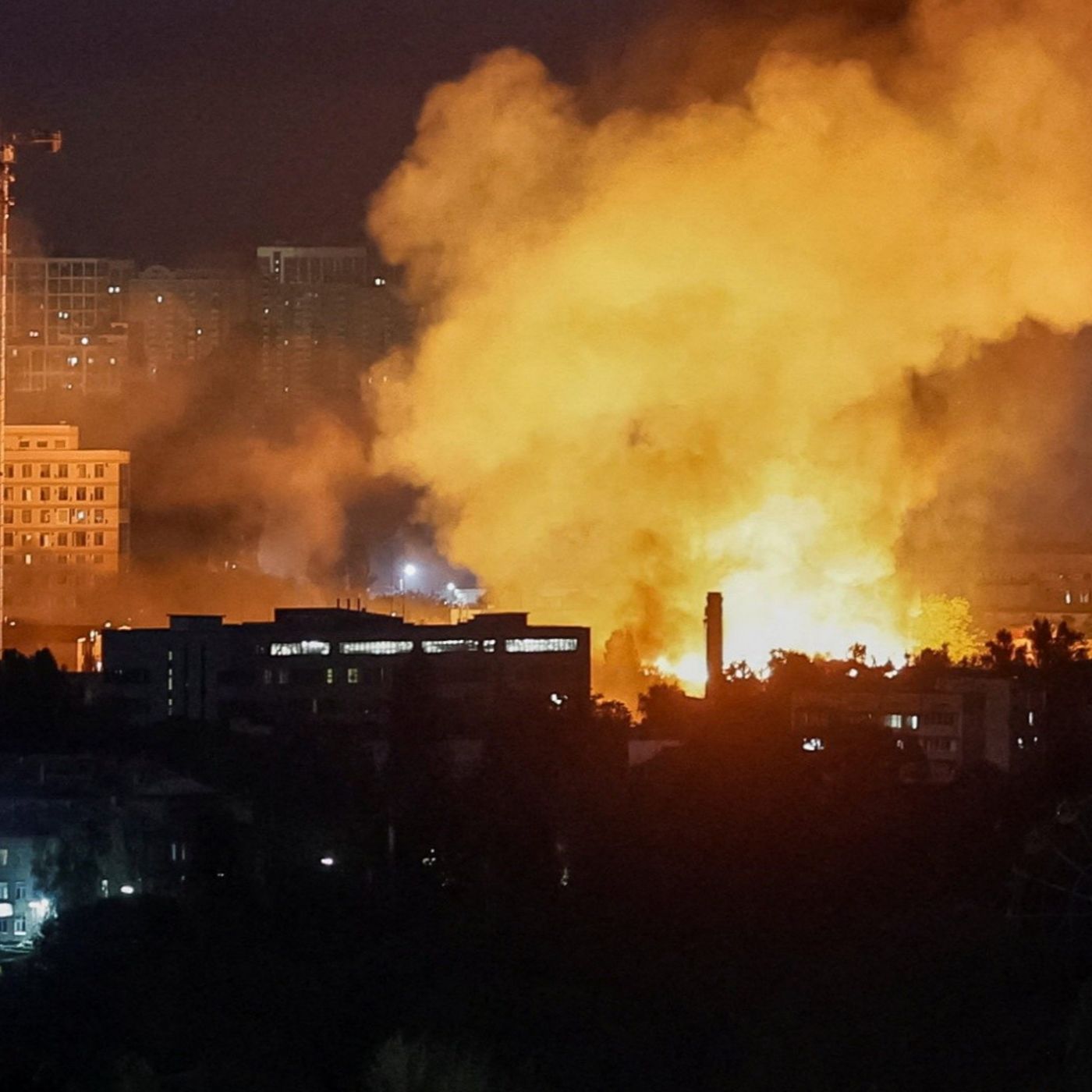Kyiv attacked by Russian ballistic missiles — Podcast with everything cover