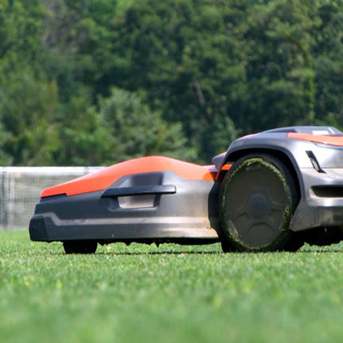 Automatic Mowers To Combat Lawncare Staffing Shortage episode artwork