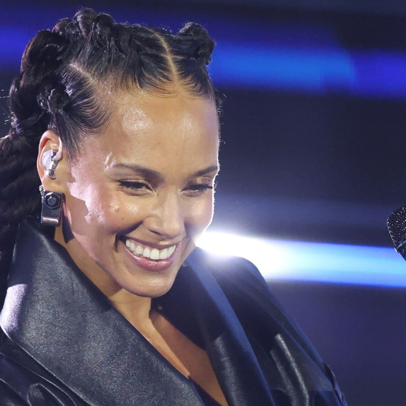 OG Anunoby Tells Alicia Keys ‘The City’s Asking for You’ Ahead of Knicks Ceremony Performance