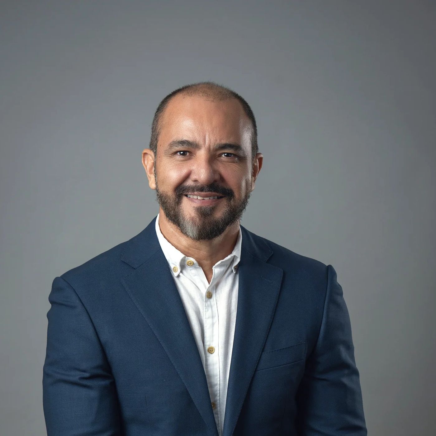 VICTOR AYALA Y LOS TRES GUÍAS