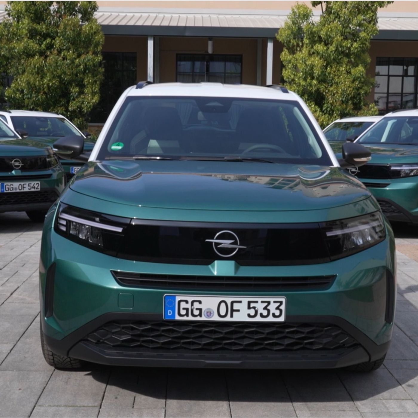 Opel Frontera Hybrid - Concretezza tedesca con anima smart episode artwork