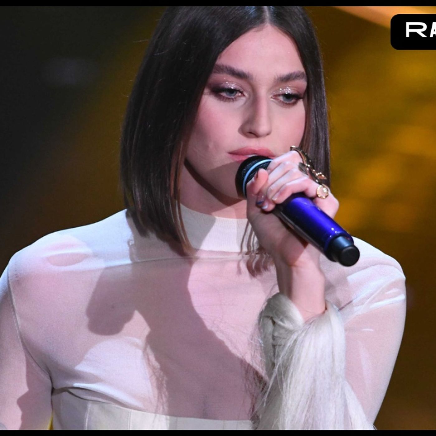 Chiamo io chiami tu - Gaia (Testo Sanremo 2025) Recensione di Radio Puggini episode artwork