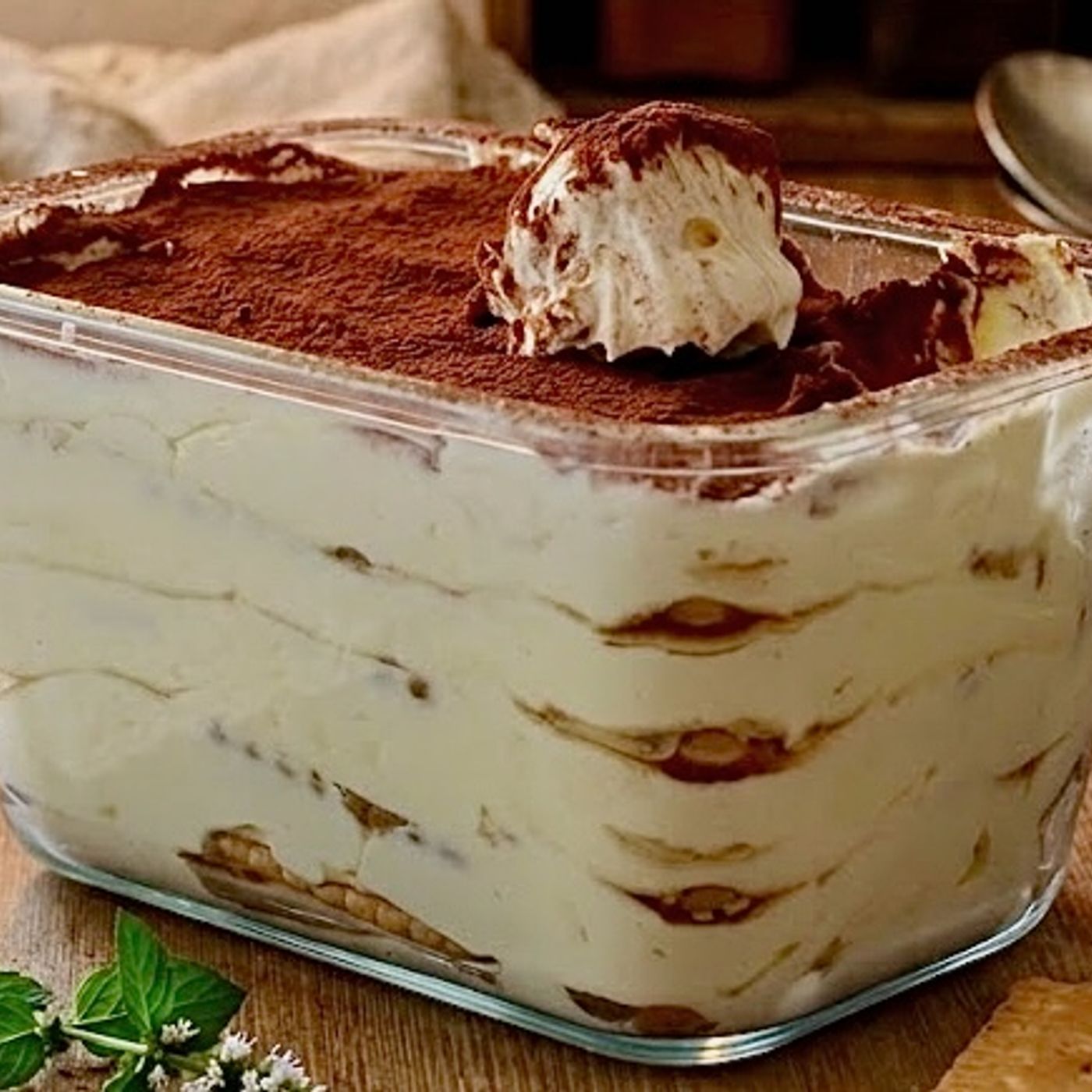 Tiramisù con biscotti secchi: la ricetta facile, cremosa e golosa episode artwork
