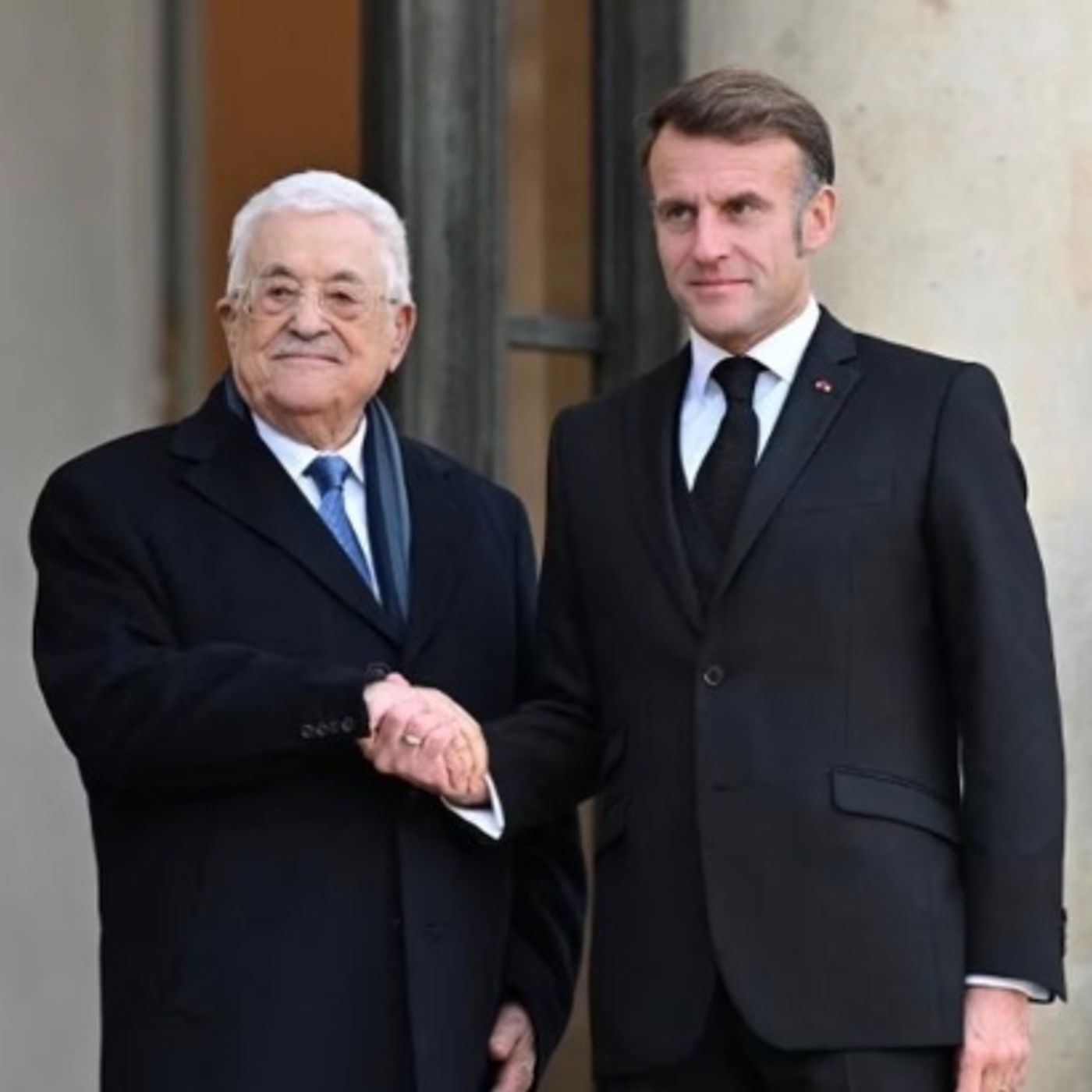 Francia24: L'"anatra zoppa" Macron incontra il novantenne Abbas - Parigi, Un Ripostiglio da 2mq a 14.000 Euro - Meteo Parigi e Milano