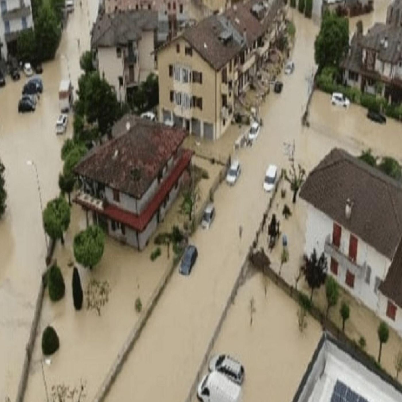 Saying goodbye to an NFL icon, joined again by regular listeners, and Tim has a strange idea for how to help the victims of the flooding in