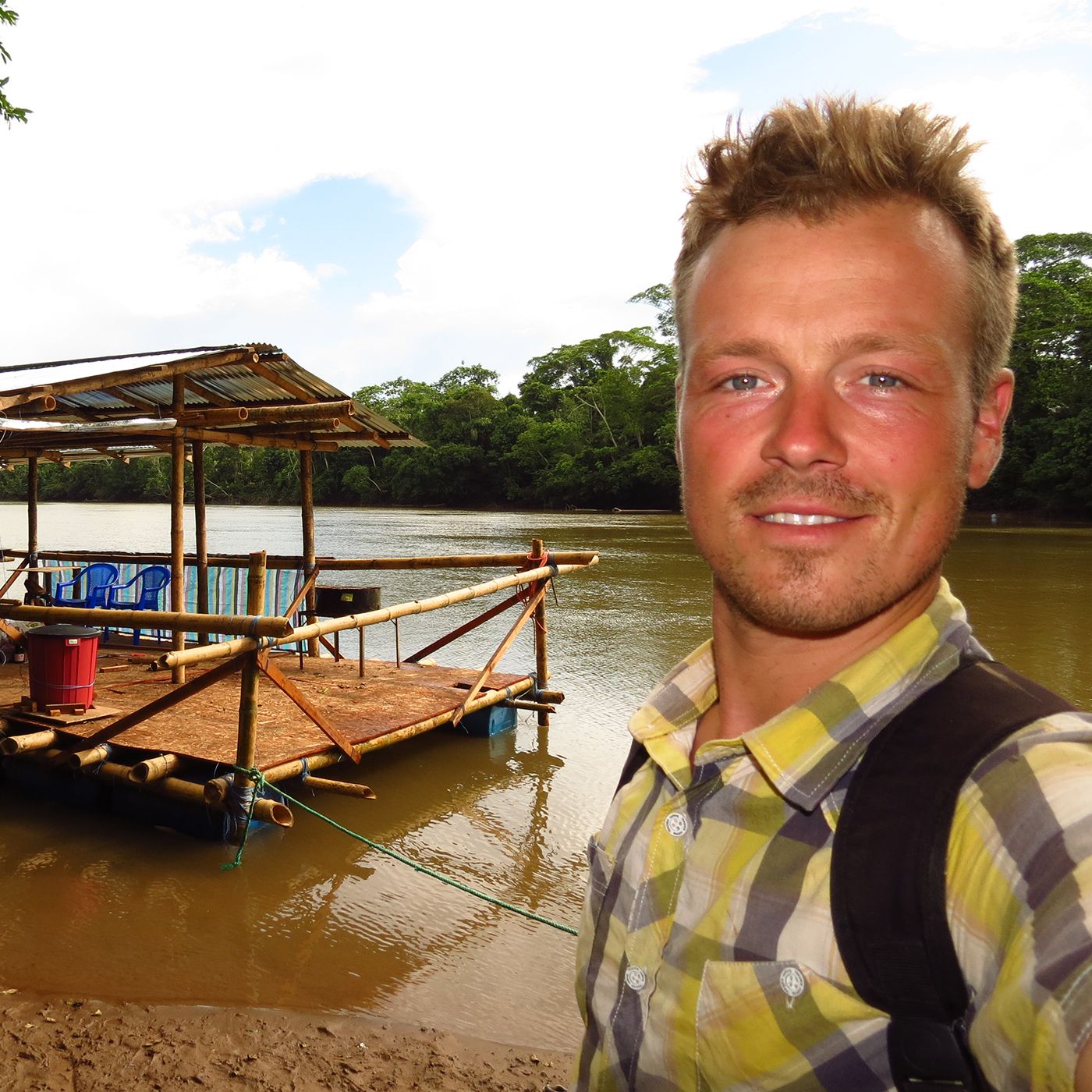 E3:3. Den yderste grænse live på The Adventure Festival: Henrik Frederiksen på tømmerflåde i Amazonas - podcast episode cover