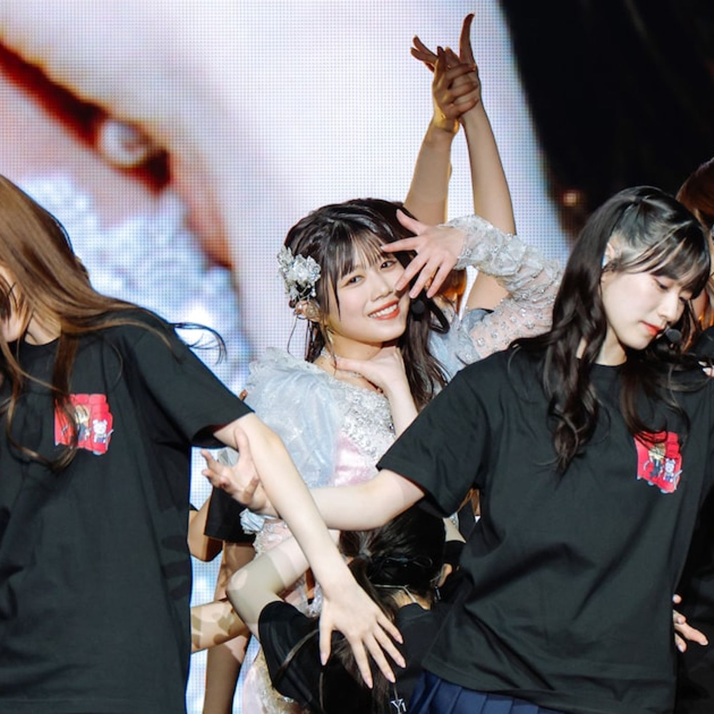 武元唯衣は生まれ変わっても櫻坂46になりたい、ドレス姿でパワフルに踊りまくった卒業セレモニー（ライブレポート / 写真40枚） - 音楽ナタリー episode artwork