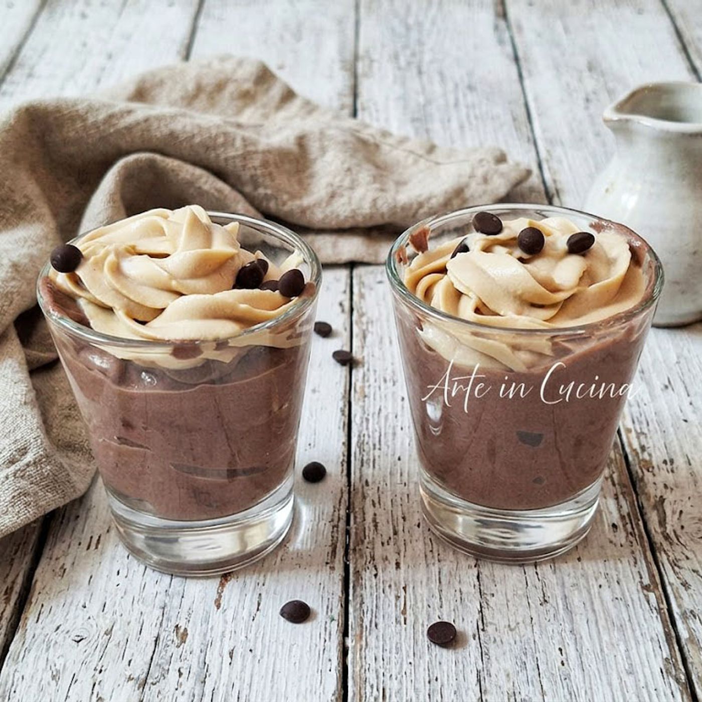 MOUSSE al CACAO con YOGURT e crema al caffè