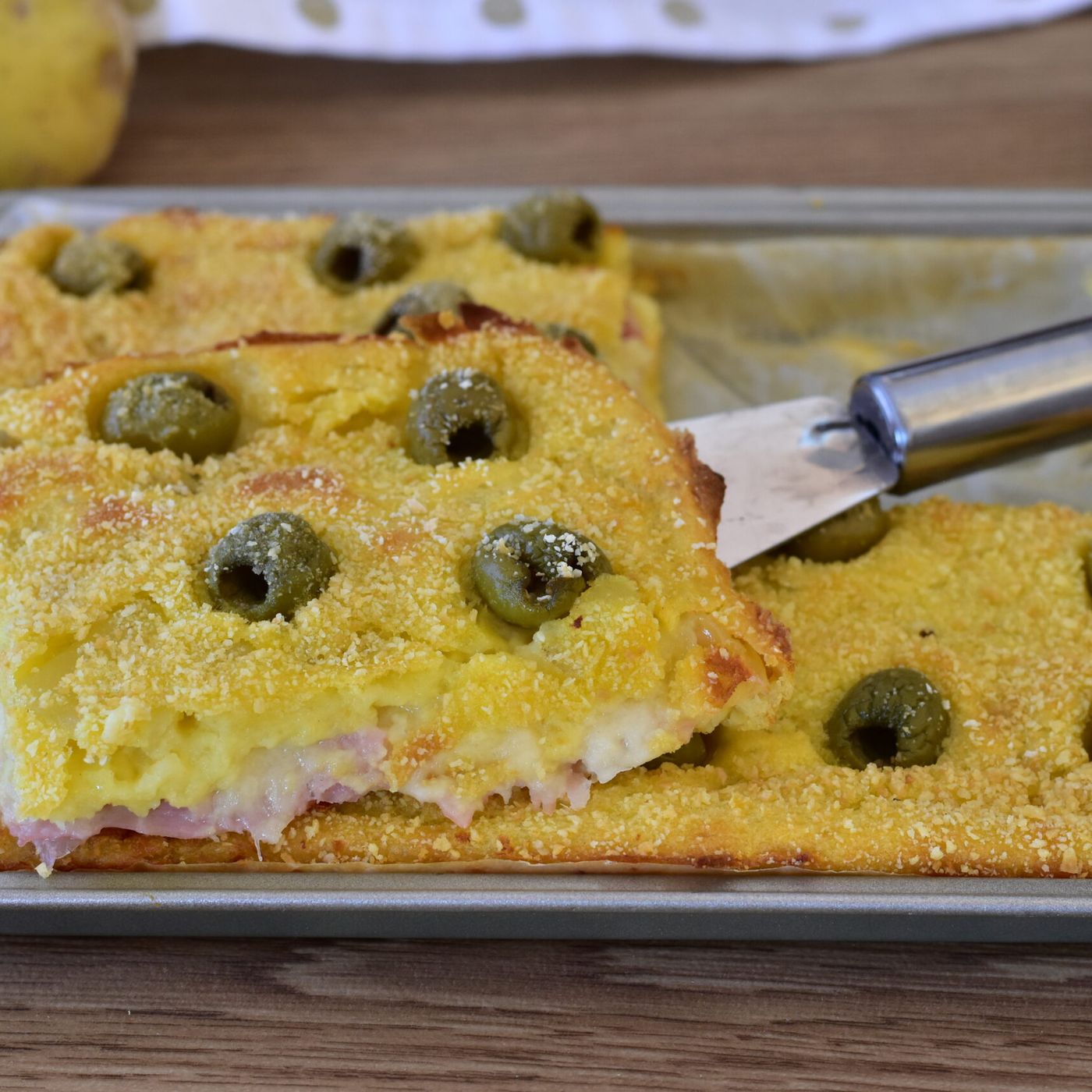 Torta Salata al Tonno Croccante con Impasto di Patate episode artwork