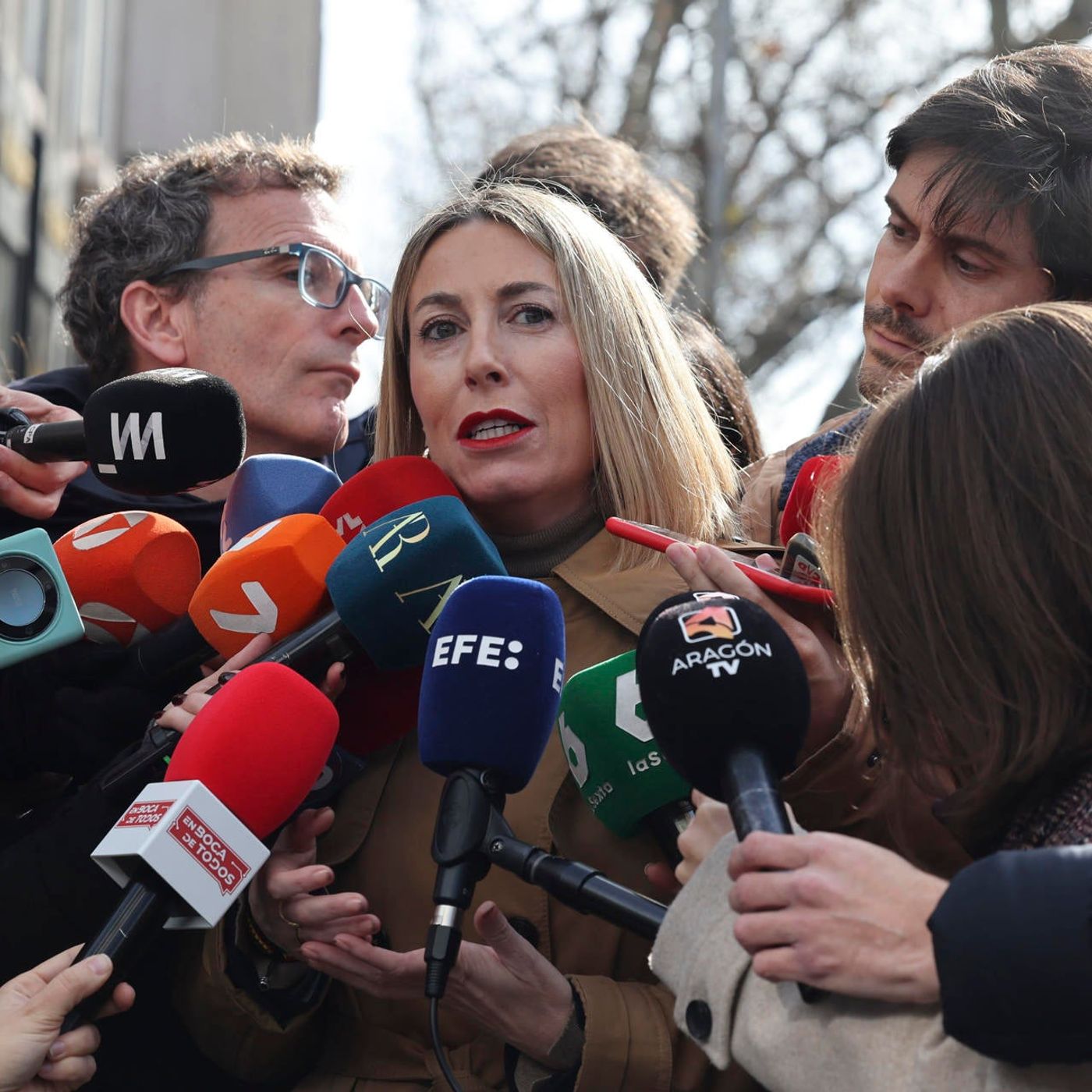 Tertulia: El difícil regreso a casa en Grazalema, el laberinto estratégico del PP ante Vox y las sombras de Zapatero episode artwork