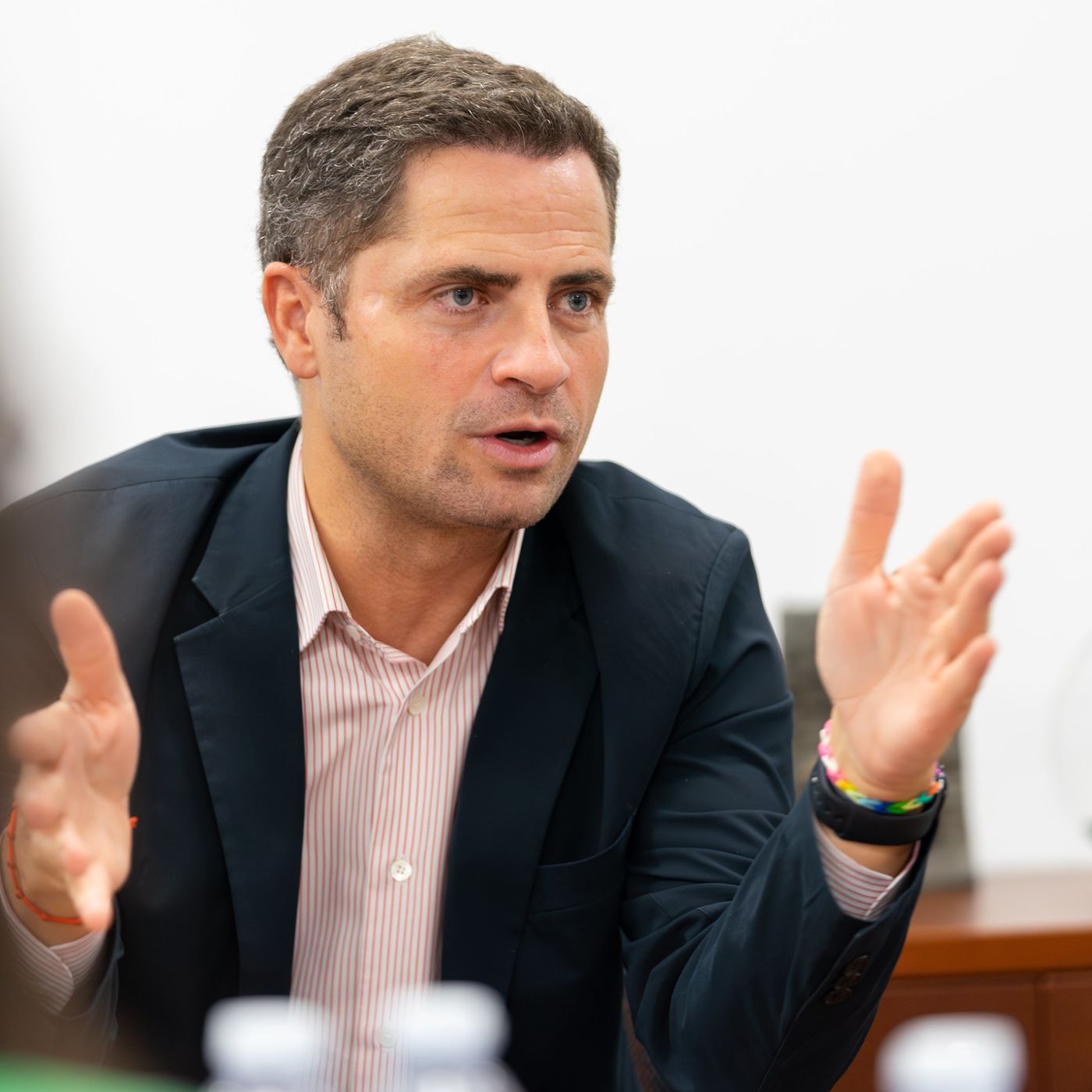 Editorial Luis Herrero: Borja Cabezón, íntimo de Sánchez, usó empresas falsas y testaferros para eludir impuestos