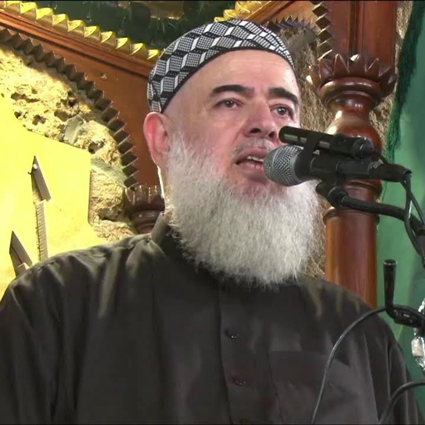خطبة الجمعة: لماذا نحتفل بمولد النبيّ ﷺ، والمعاني المتضمنة في معنى الاحتفال، وردّ شبهة المشبِّهة المجسِّمة الذين يقولون تحتفلون بيوم وفاته،