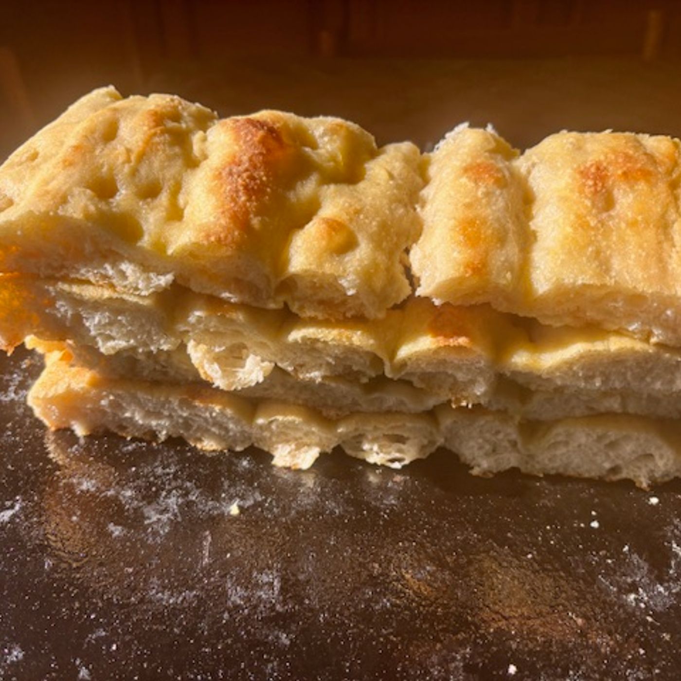 La focaccia con la semola che fa invidia ai panifici: ecco la ricetta facile episode artwork