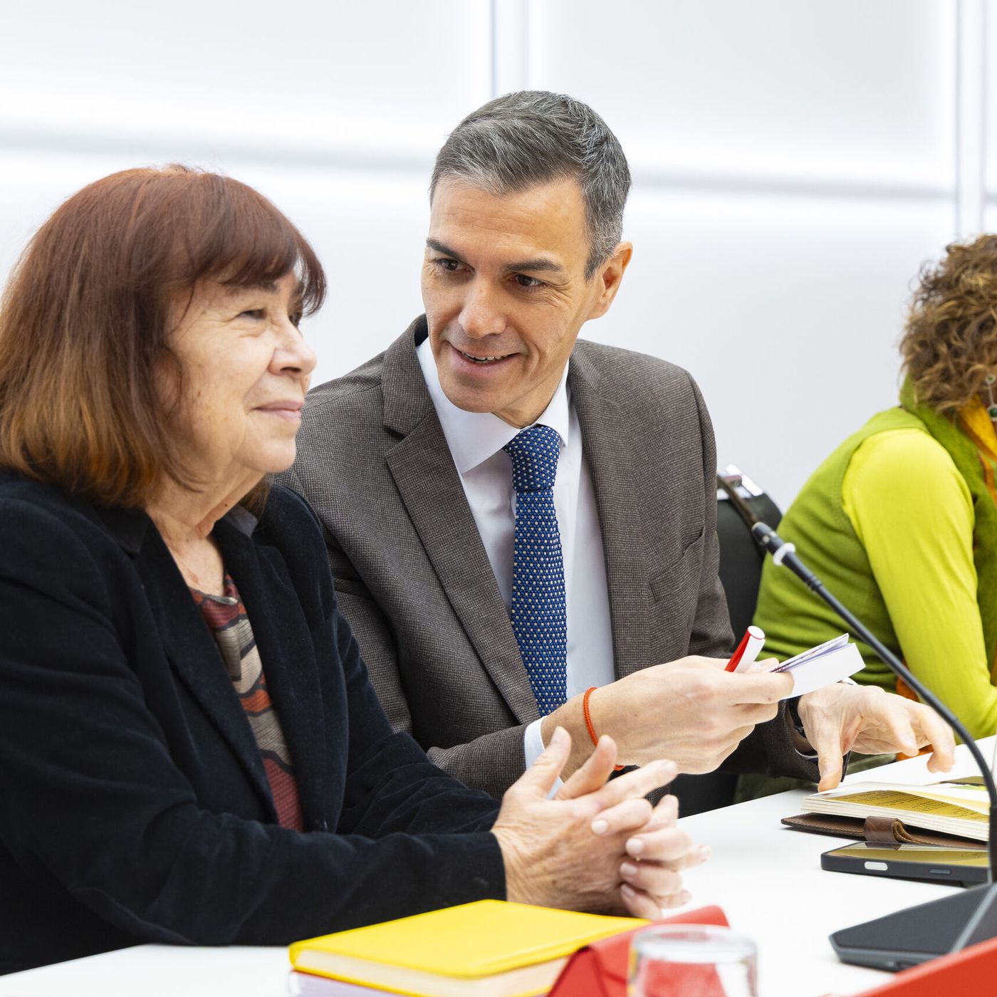 Tertuliad e Federico: Sánchez regulariza ilegales de forma masiva que podrán votar en municipales
