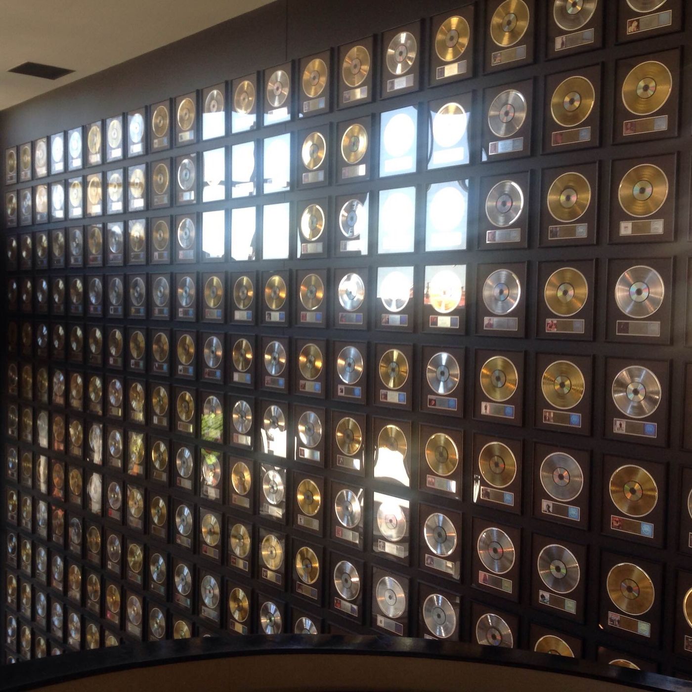 Around the World: Country Music Hall Fame episode artwork