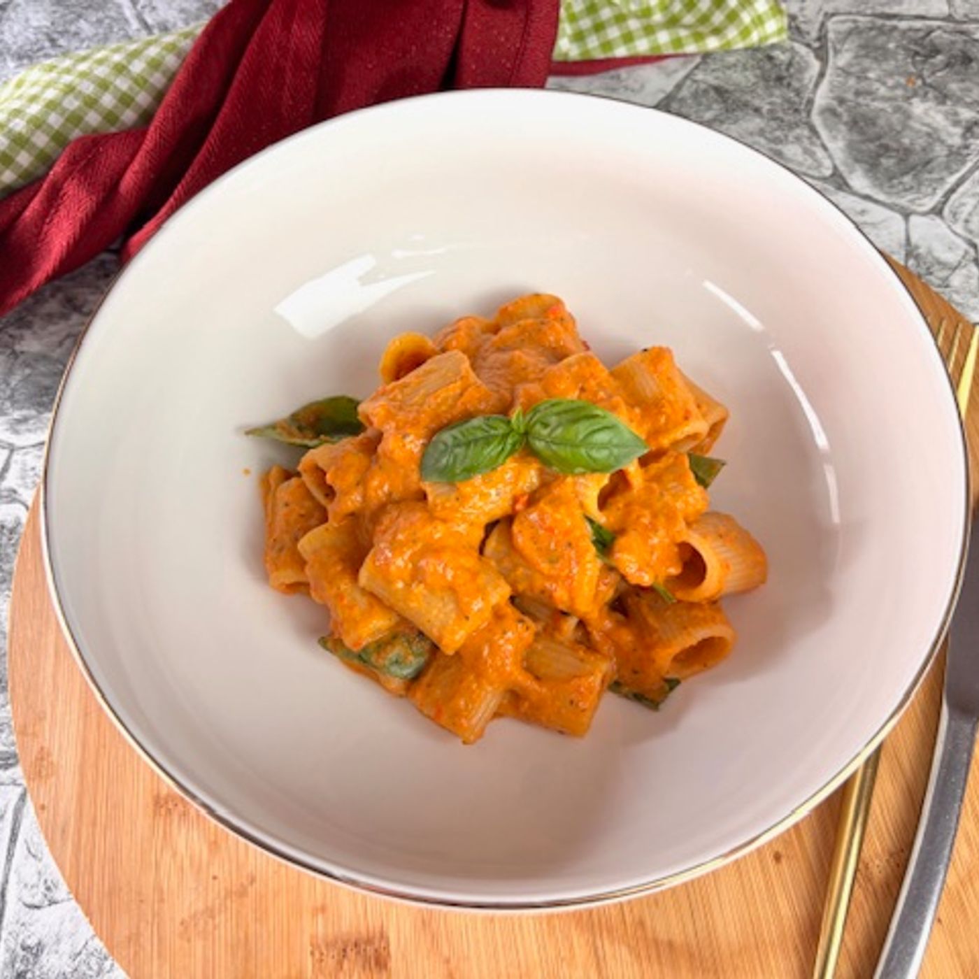 Pasta Estiva con Crema di Peperoni e Ricotta: Il Primo Fresco e Cremoso che Profuma d’Estate! episode artwork