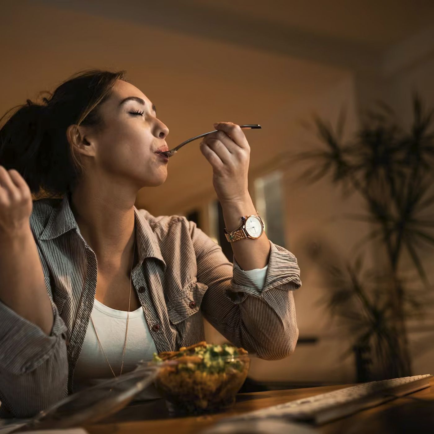 Sovrappeso: mangiare piano aiuta a evitarlo!