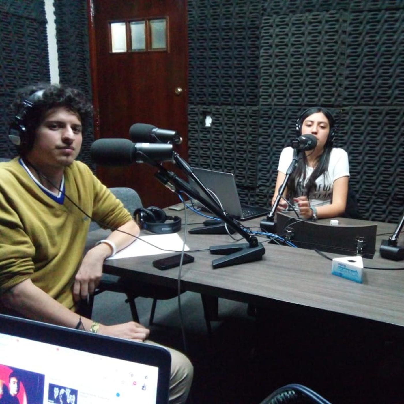 TRIBUNA UR