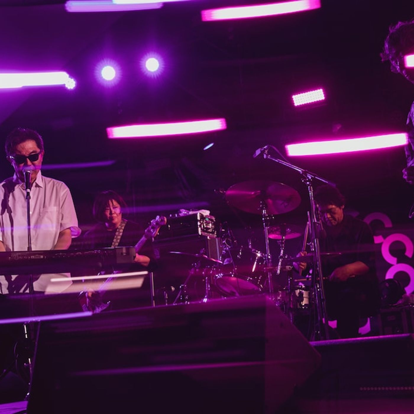ZAZEN BOYS「遊び足りない」、福岡の音楽ファンを熱狂させた「CIRCLE」初日（ライブレポート / 写真49枚） - 音楽ナタリー episode artwork