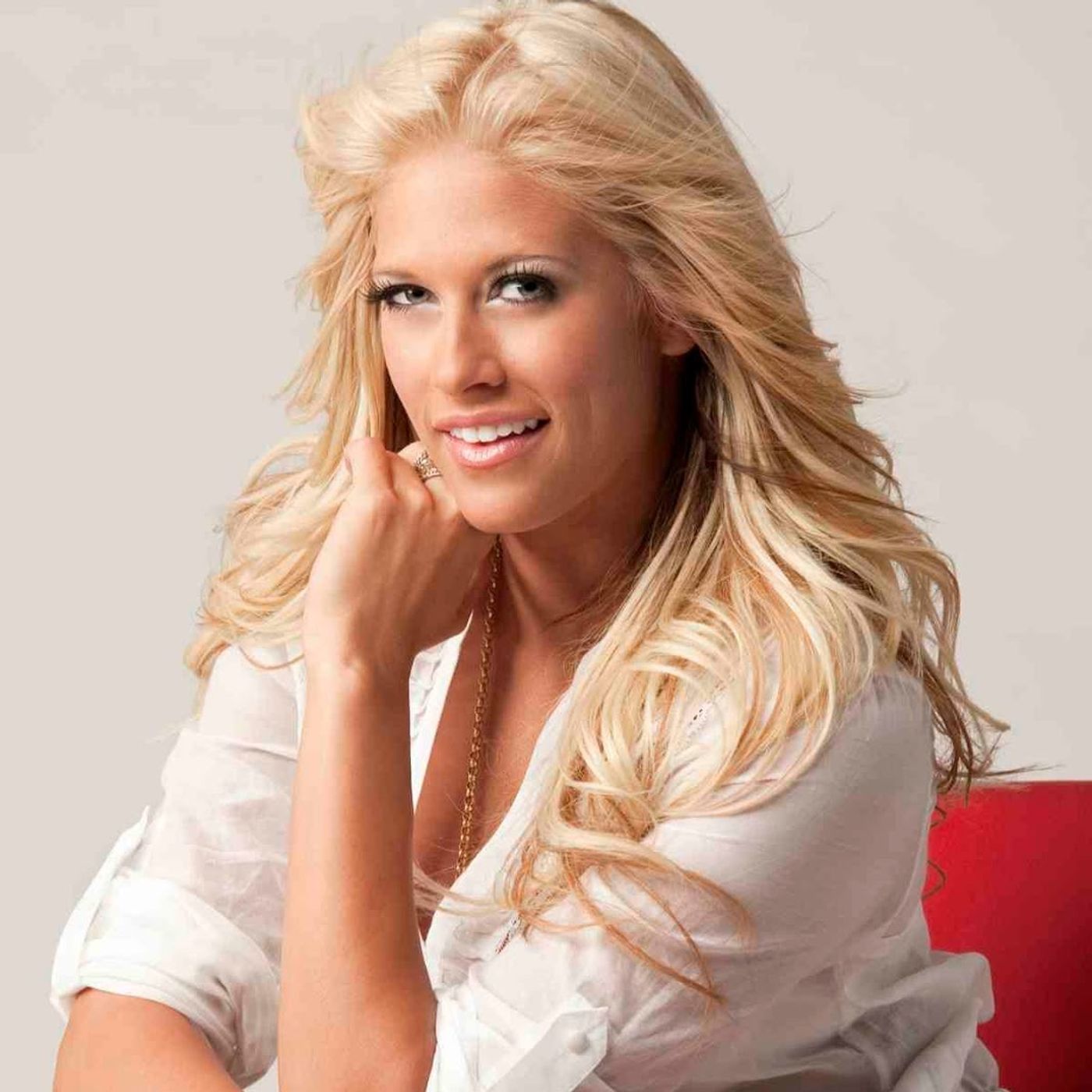 "Kelly Kelly: The Diva Diaries Shoot Part II (2014)