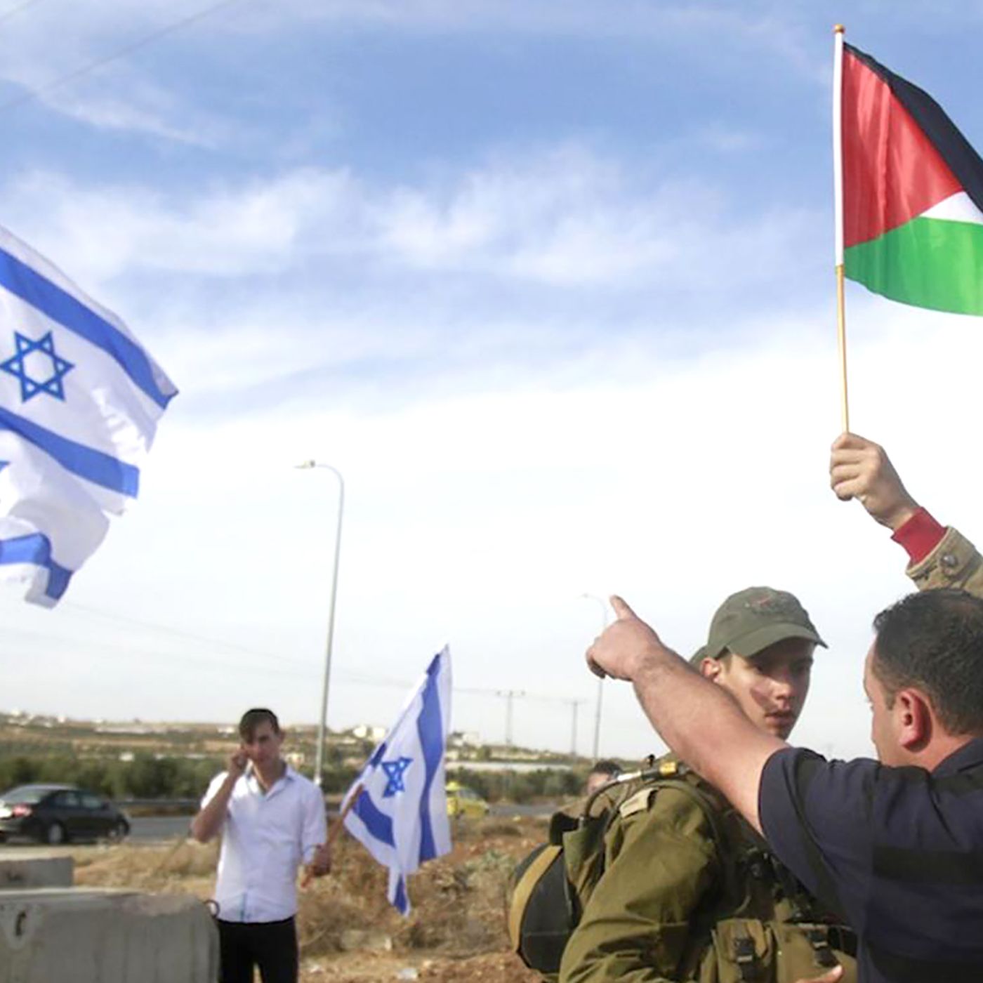 Hamas: “Sì, al piano Trump”. Israele sospende gli attacchi a Gaza