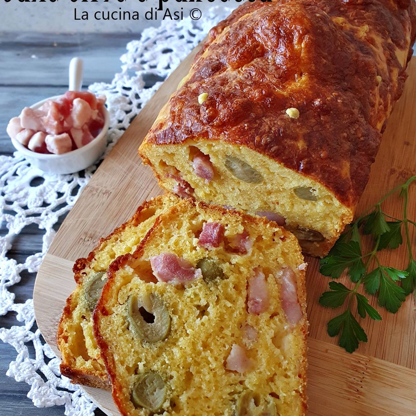 Cake salato alle olive e pancetta soffice e facile: perfetto per aperitivo episode artwork