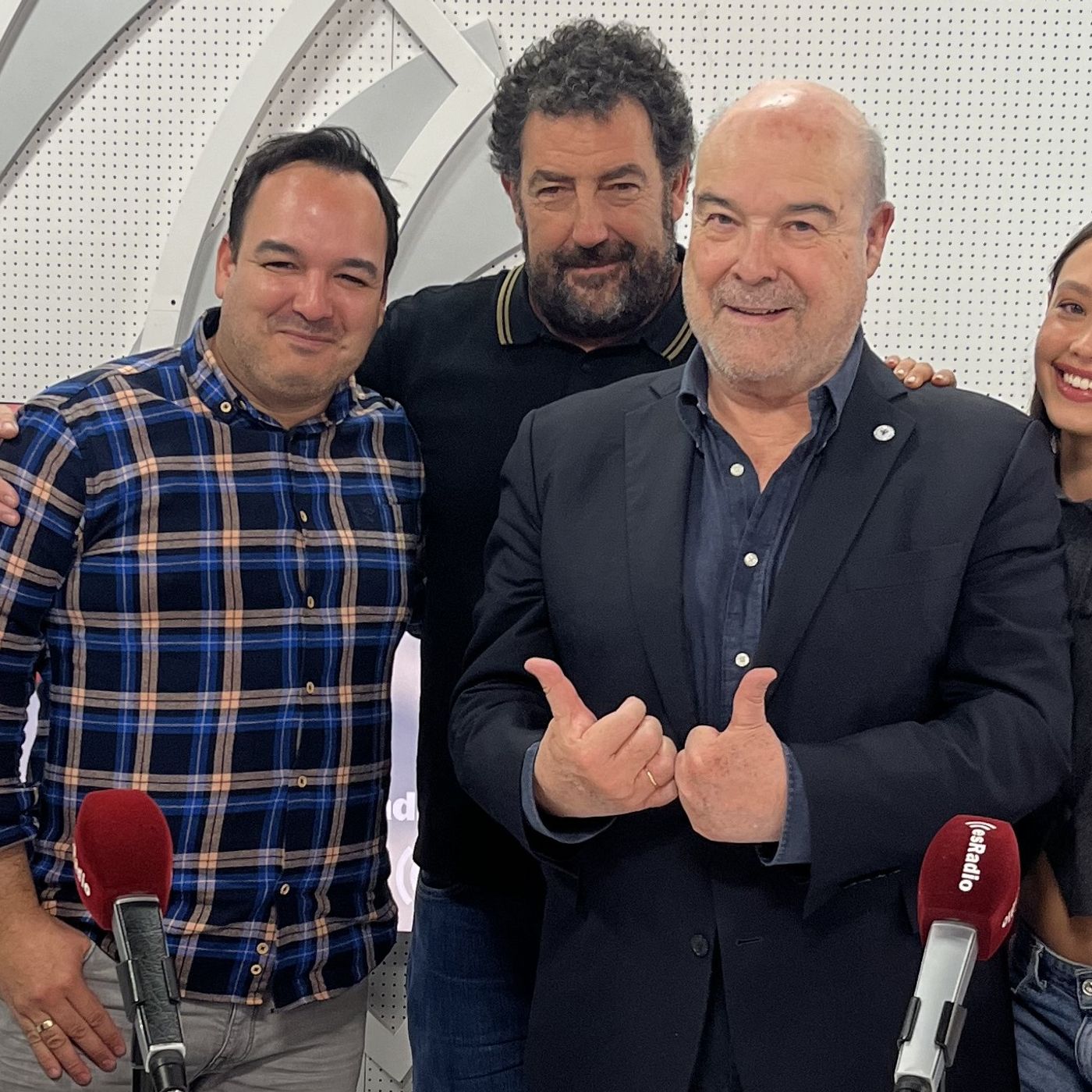 Entrevista a Daniel Calparsoro, Antonio Resines y Natalia Azahara por 'Mikaela'
