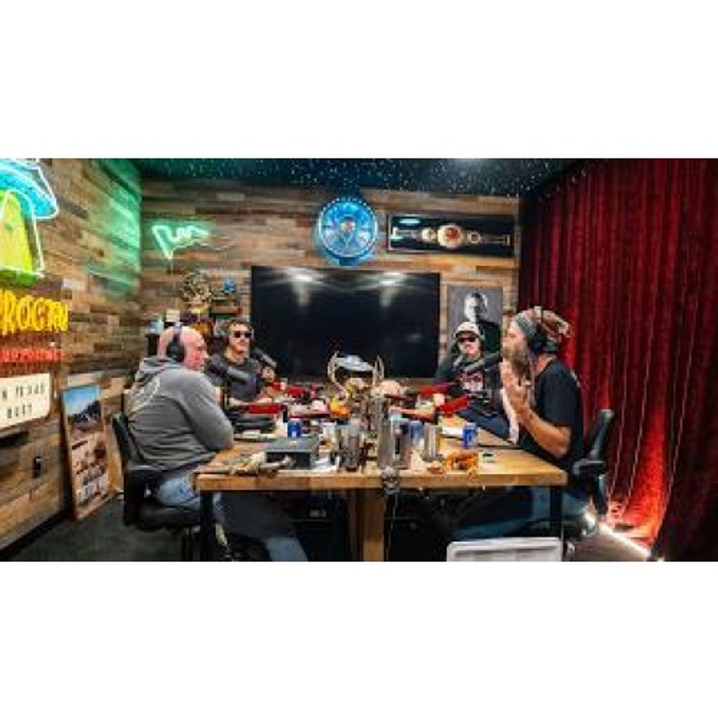 Joe Rogan Experience #2493 - Protect Our Parks 16 [wH2Nd8oHixo] episode artwork