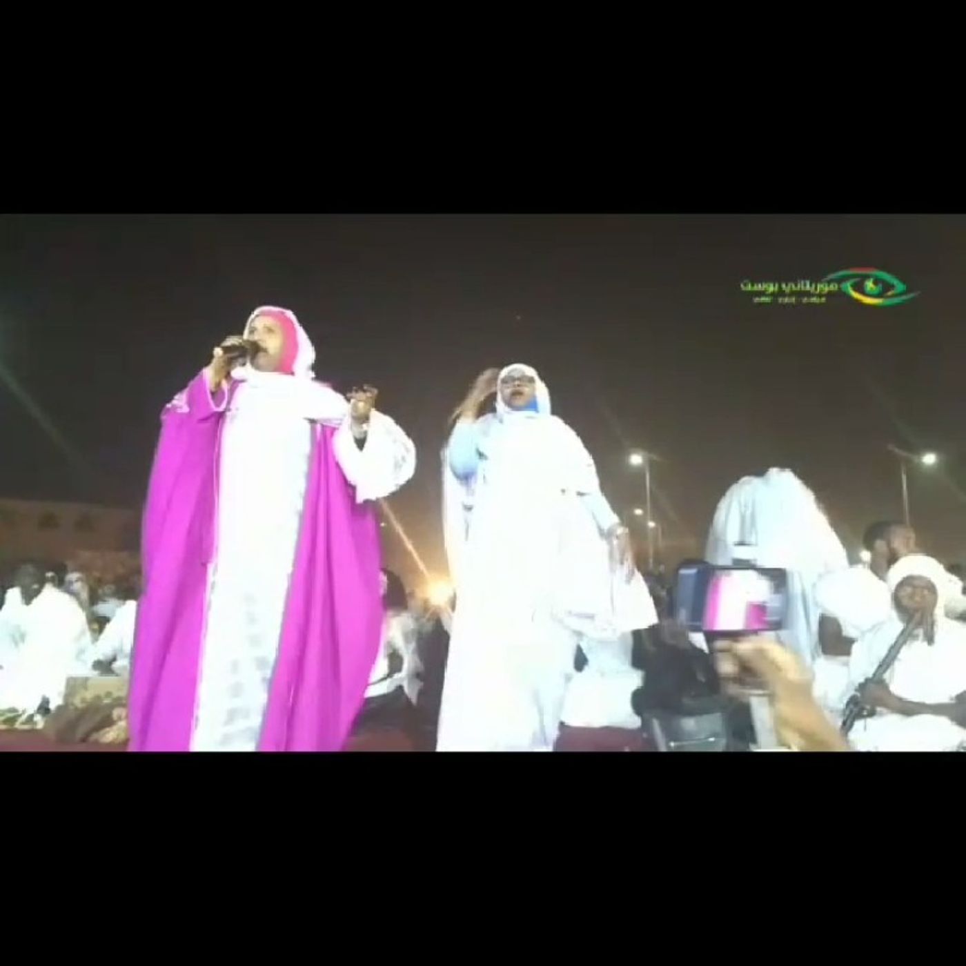 أولى السهرات الفنية لليالي المعرض الدولي للتمور. أولى السهرات الفنية لليالي المعرض الدولي للتمور.