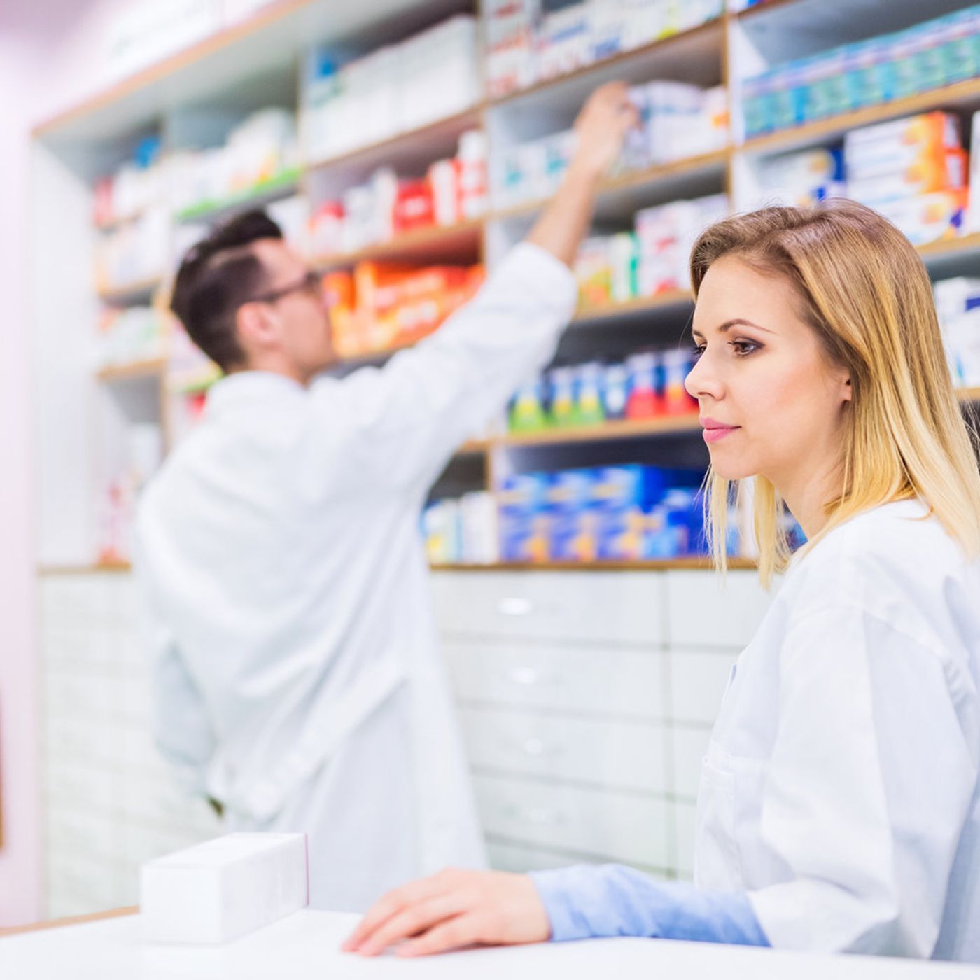 Should Drug Ads Be Required to List the Price? episode artwork