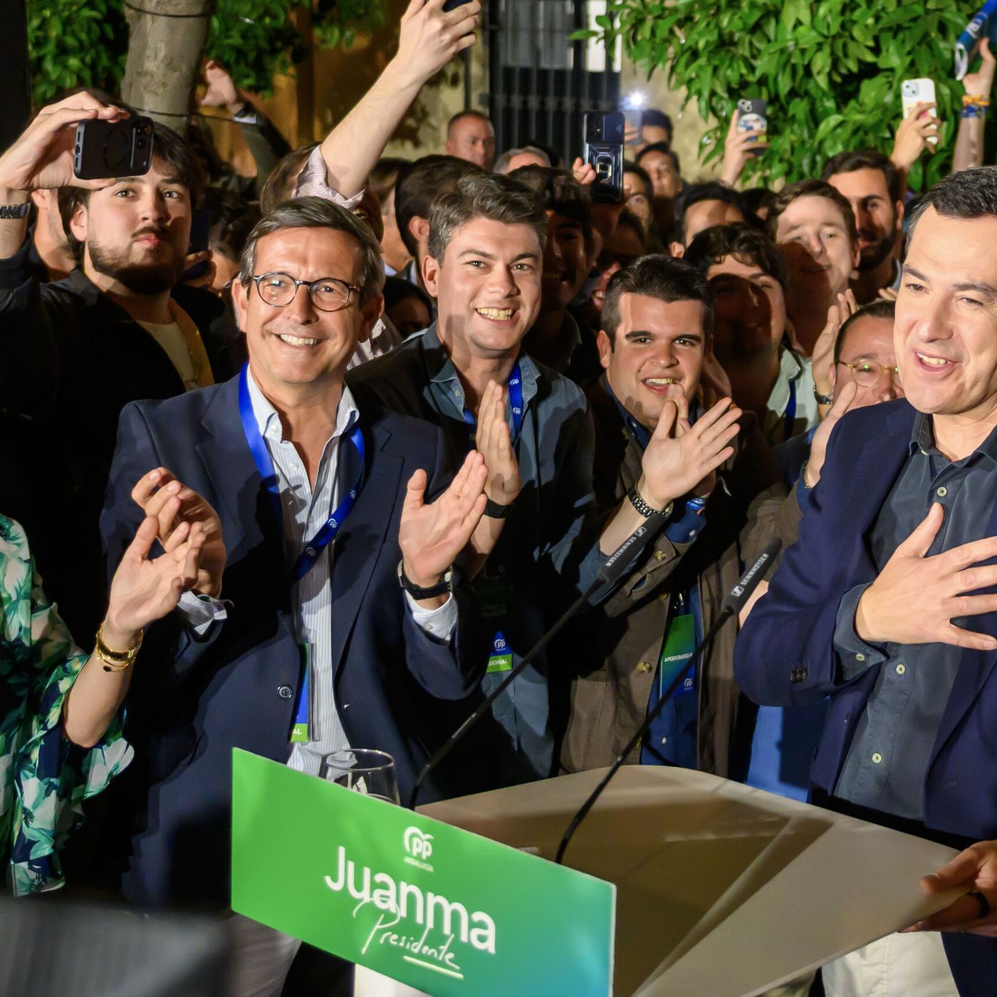 Federico a las 6: La derecha aplasta a la izquierda en Andalucía
