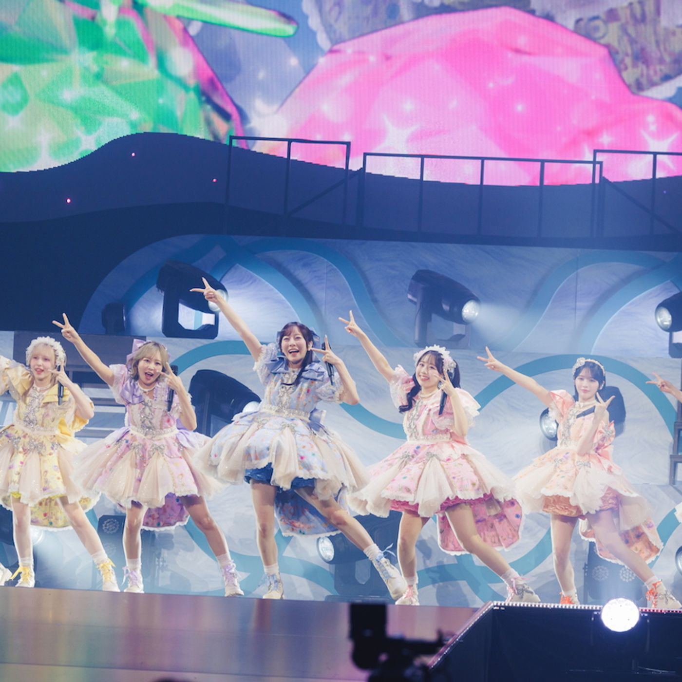 FRUITS ZIPPER、アリーナツアーに向けて制作された新曲「ふるっぱれーど」配信リリース＆MV公開 episode artwork