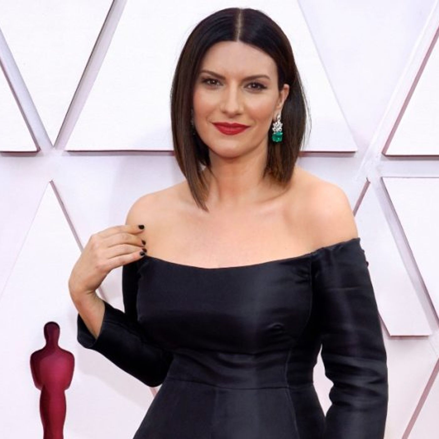 Laura Pausini, 30 anni di carriera, live a Venezia e a Siviglia episode artwork
