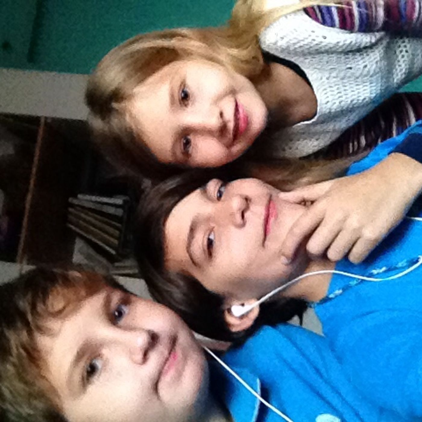 Con mis primos 2 episode artwork