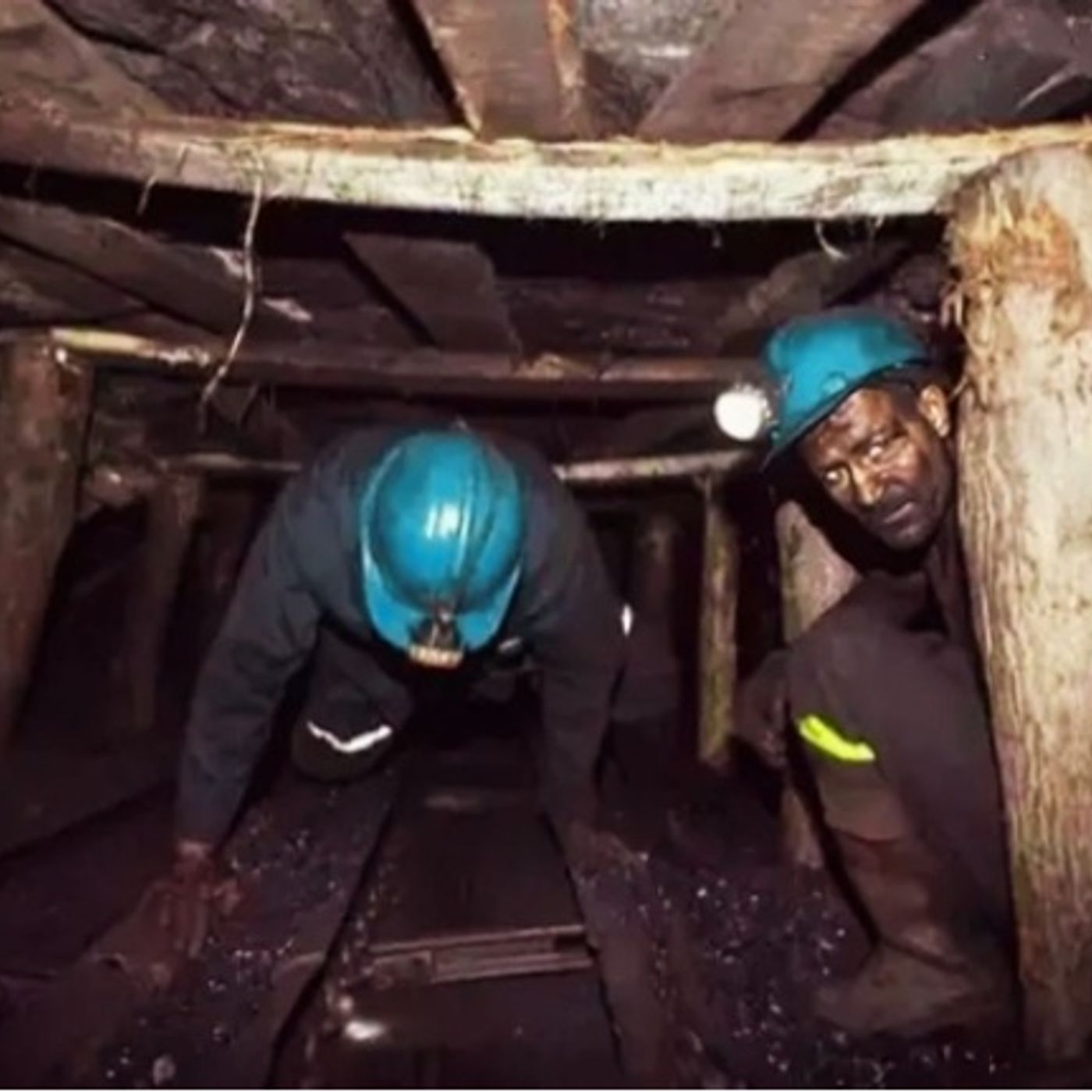 خون معدنکاران اعماق؛ جوهر قلم روشنفکر انقلابی