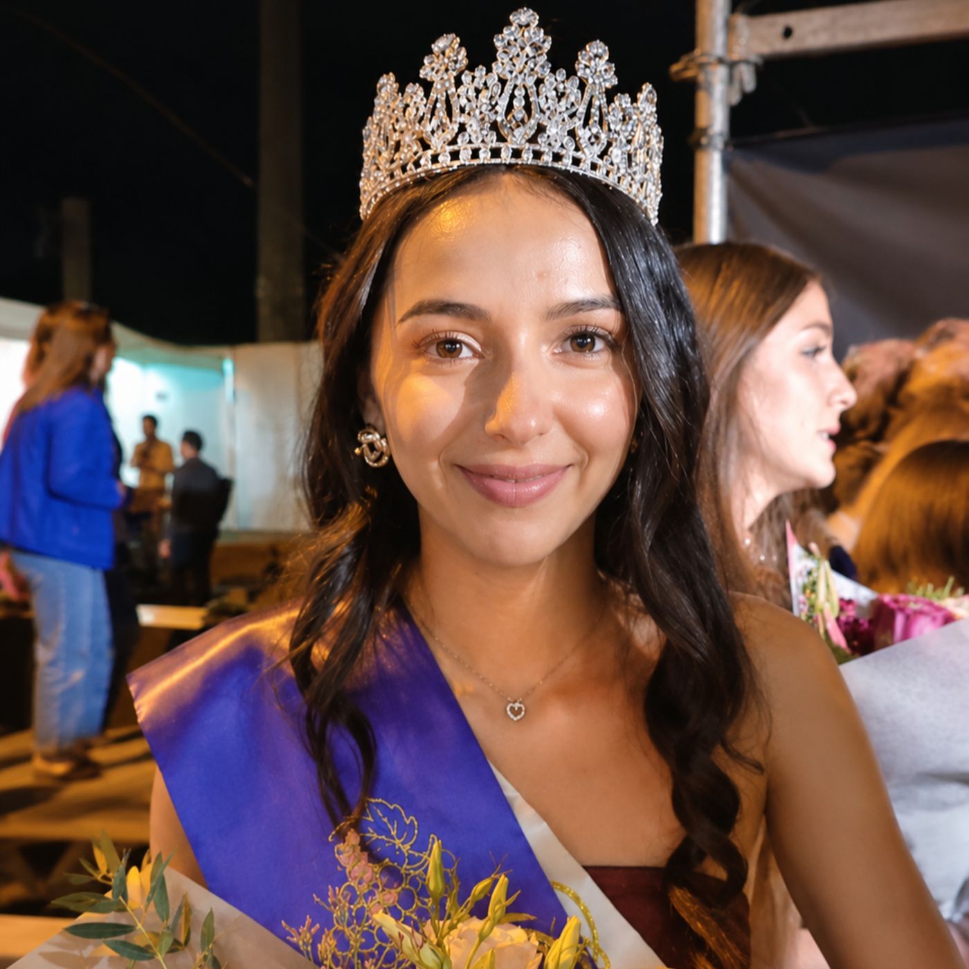 “No vine a lucir una corona: vine a trabajar por Isla de Maipo” — Javiera Concha Jorquera. La Reina de la Vendimia 2026 rompe el molde episode artwork