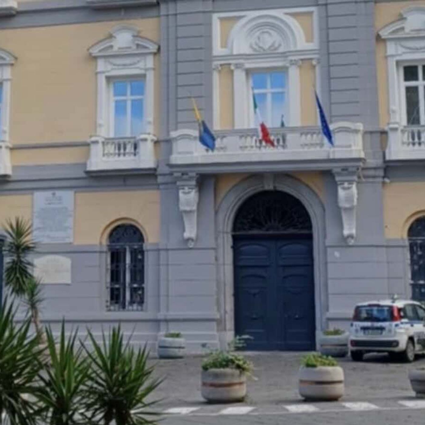 Castellammare, password cedute: così la burocrazia «ha consegnato» il comune ai clan episode artwork