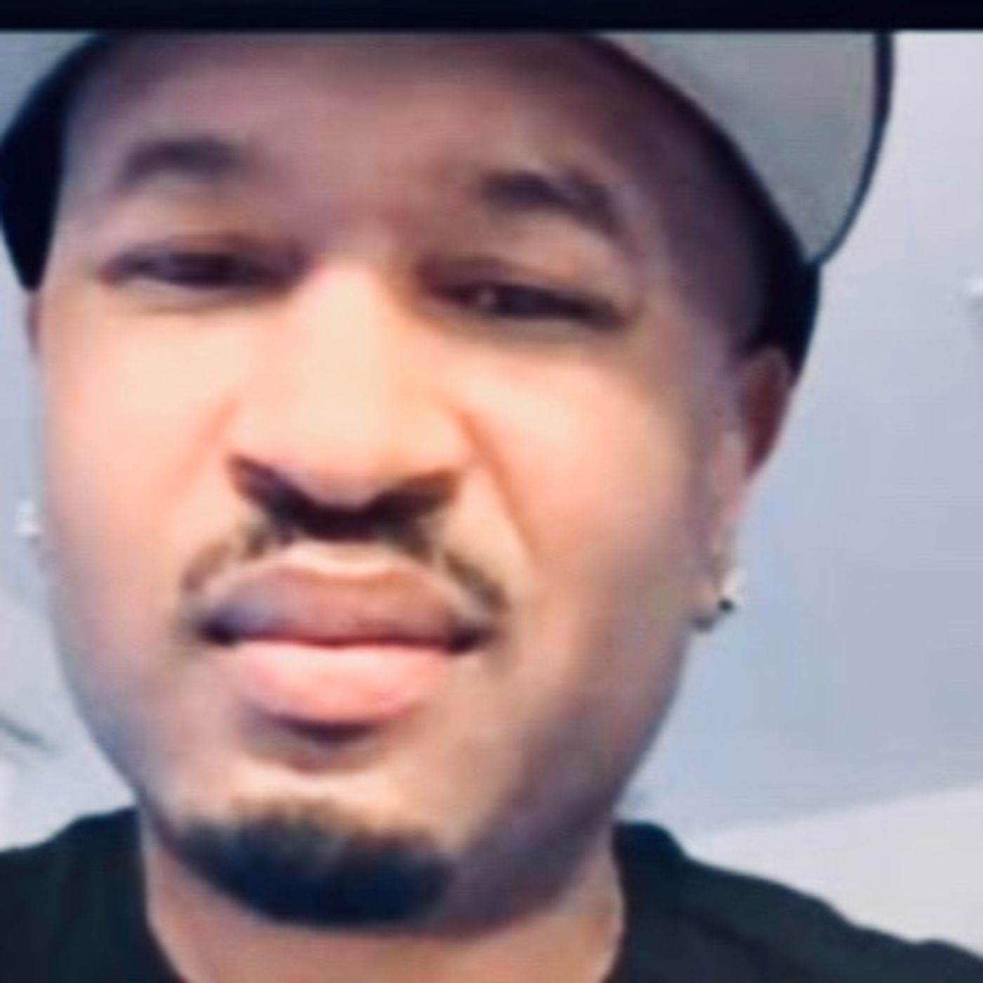 Luece cannon warns everyone who comes to LA to check in with him episode artwork