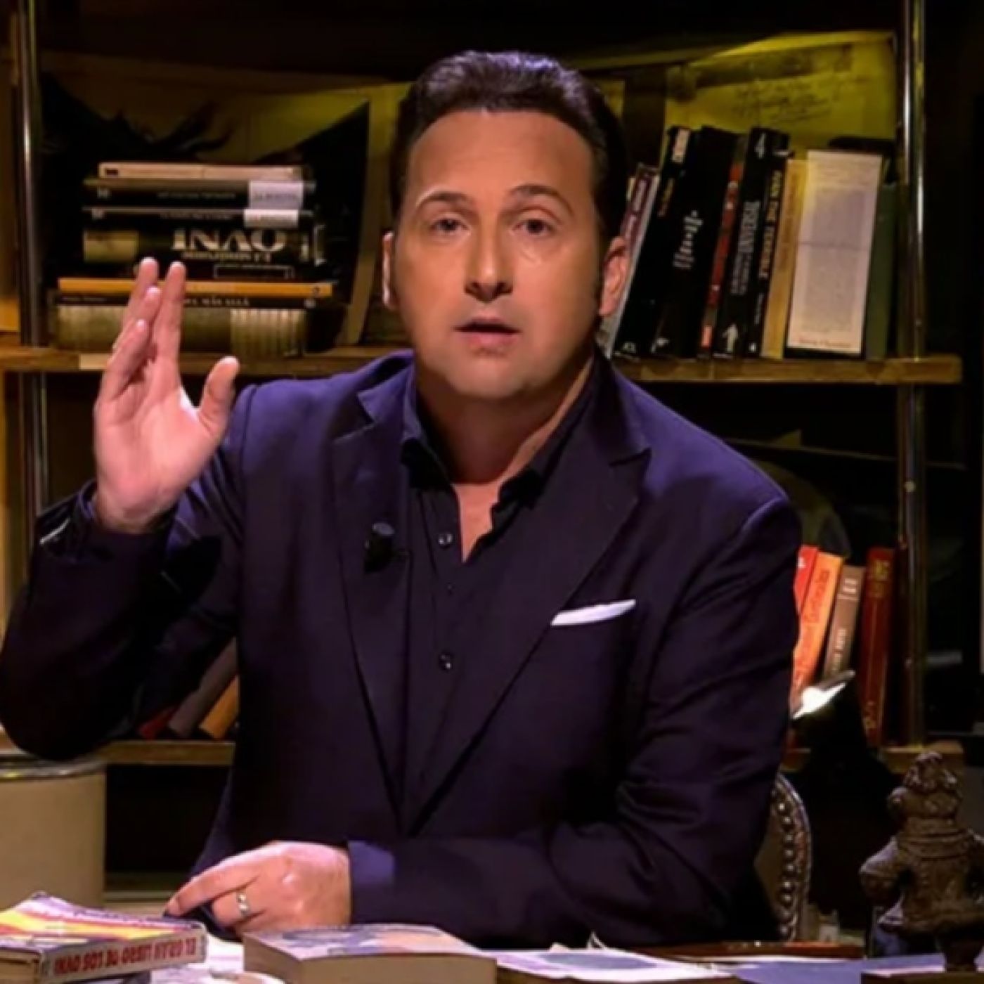 El cierre de Iker: El sueño de llevar 'Cuarto Milenio' a América