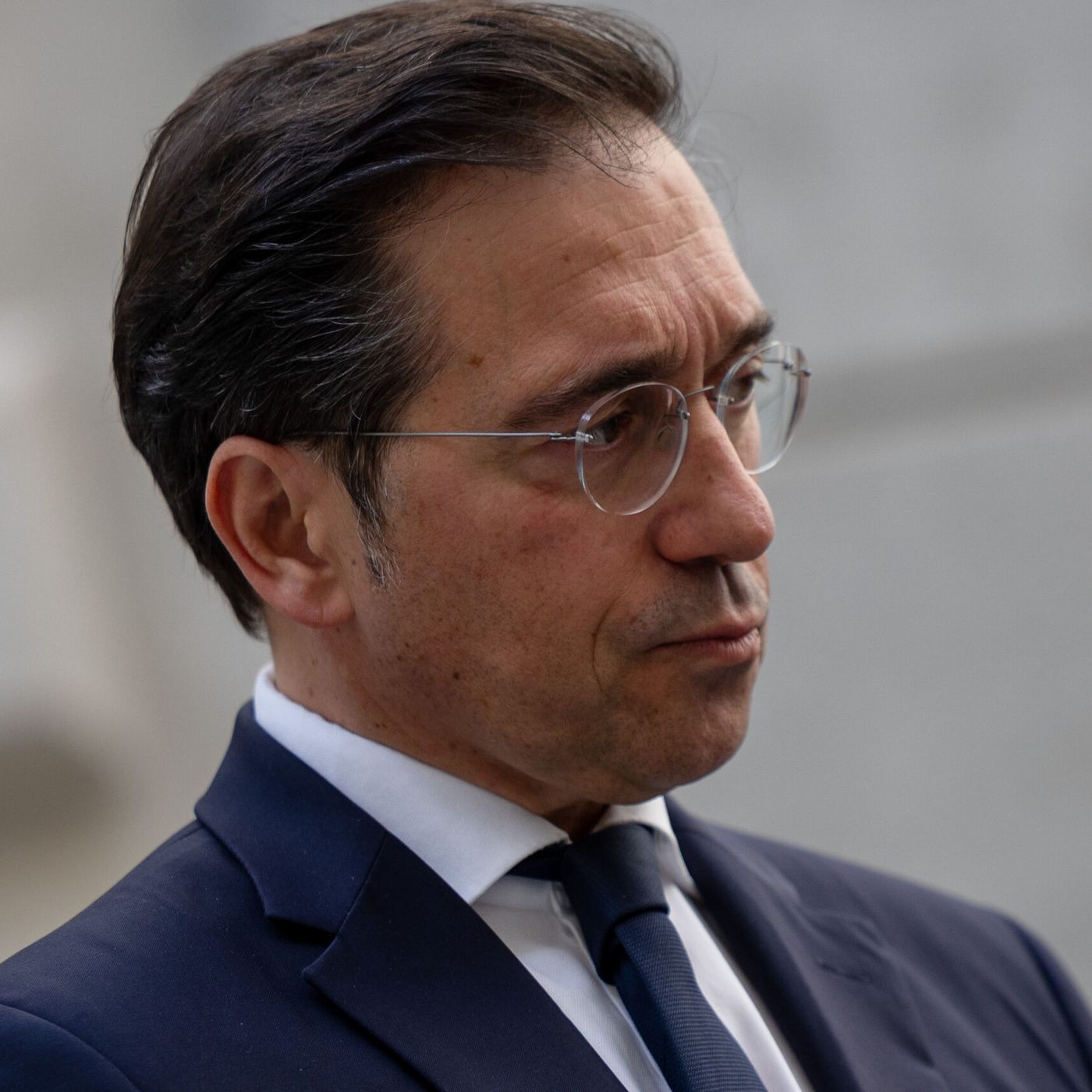 Editorial Luis Herrero: Albares dice que al PP le está faltando "patriotismo" y niega que el Gobierno esté aislado