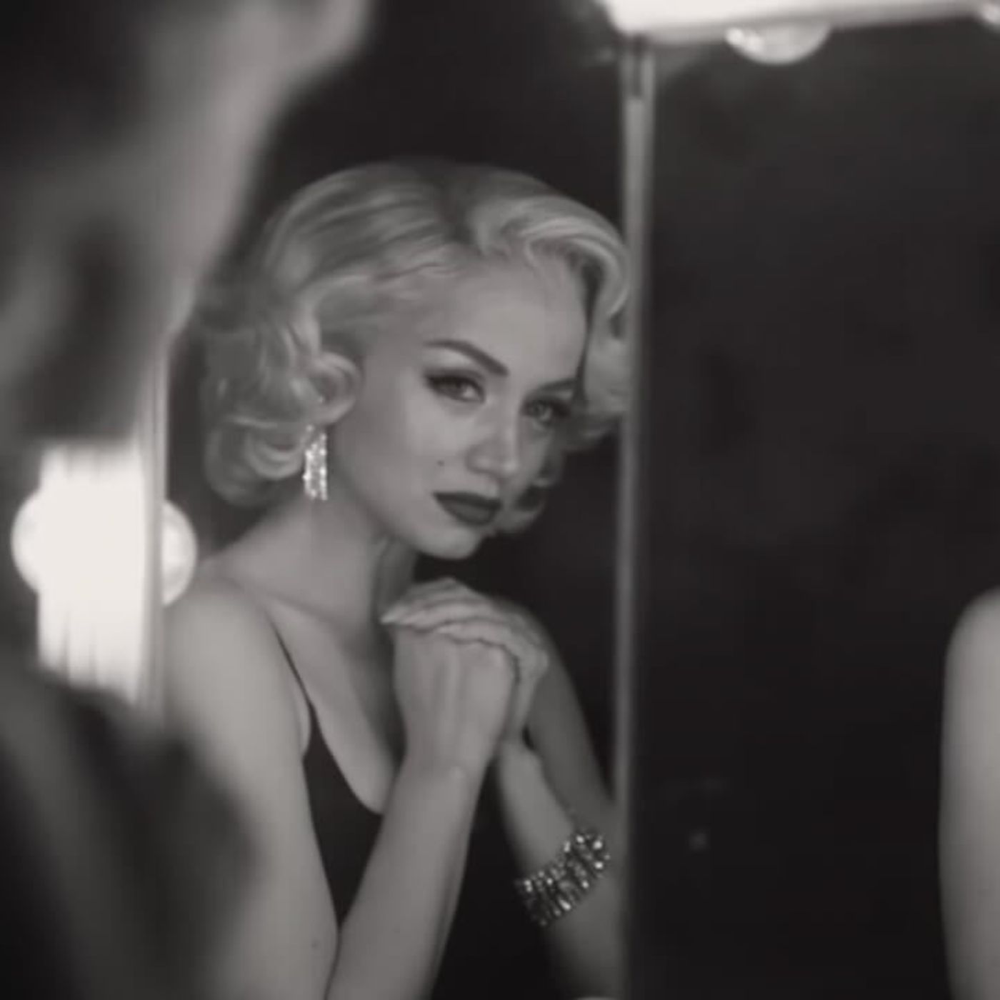 Ep. 1628: Marilyn Monroe's Life as an Industry Slave