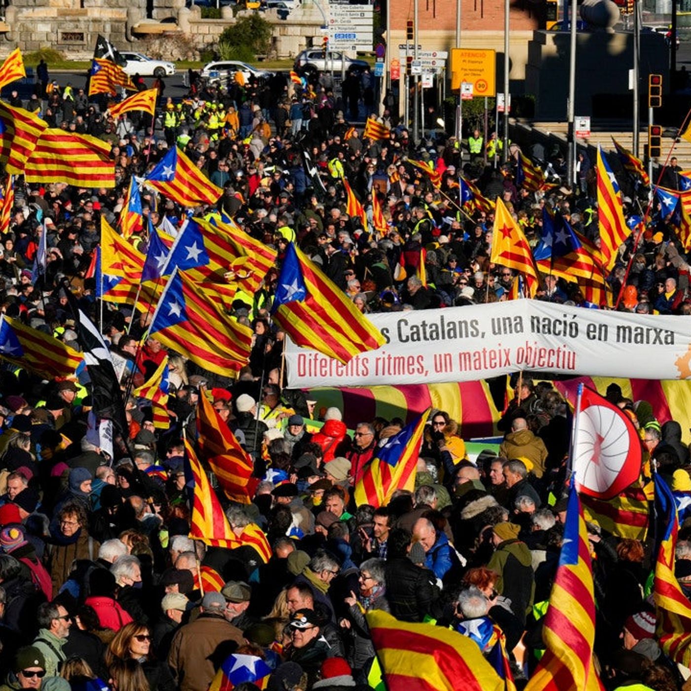 El problema del bilingüismo en la educación en Cataluña: "Se han abierto expedientes por utilizar el castellano" episode artwork