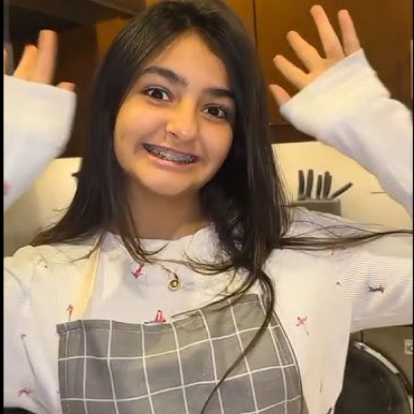 🍝❤️ جنى تحضّر ألذ لازانيا وتنتظر رأي والدها! 😍✨