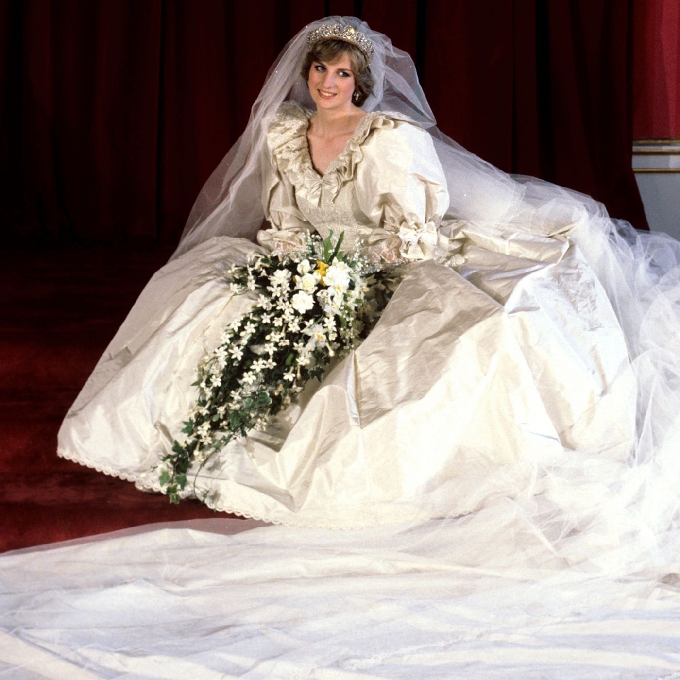 Up close with Princess Diana’s wedding dress – Pod Save The Queen ...