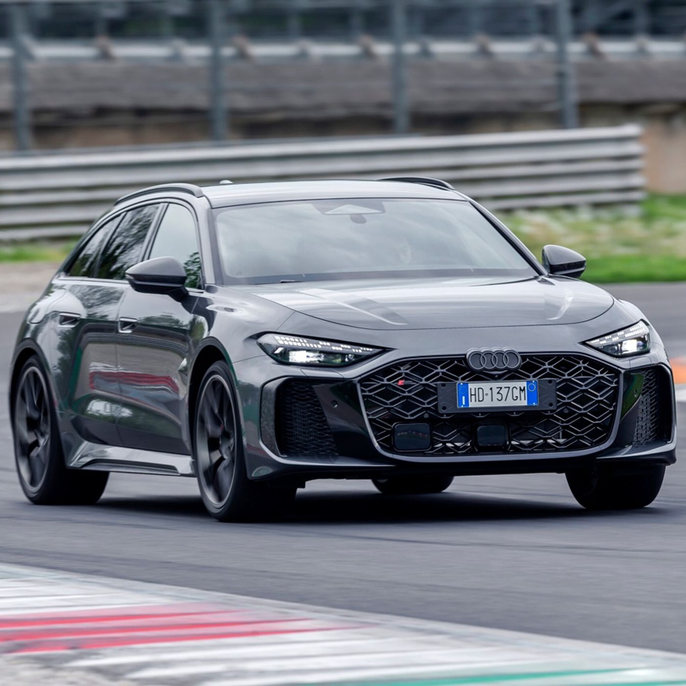 Audi RS 5 e Audi S5 - Sportività elettrificata tra pista e strada episode artwork